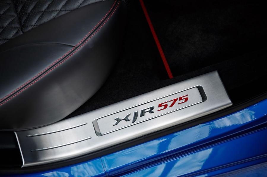 Детали интерьера Jaguar XJR575 (X351) 2017 года  (WW) (фото 25 из 46)